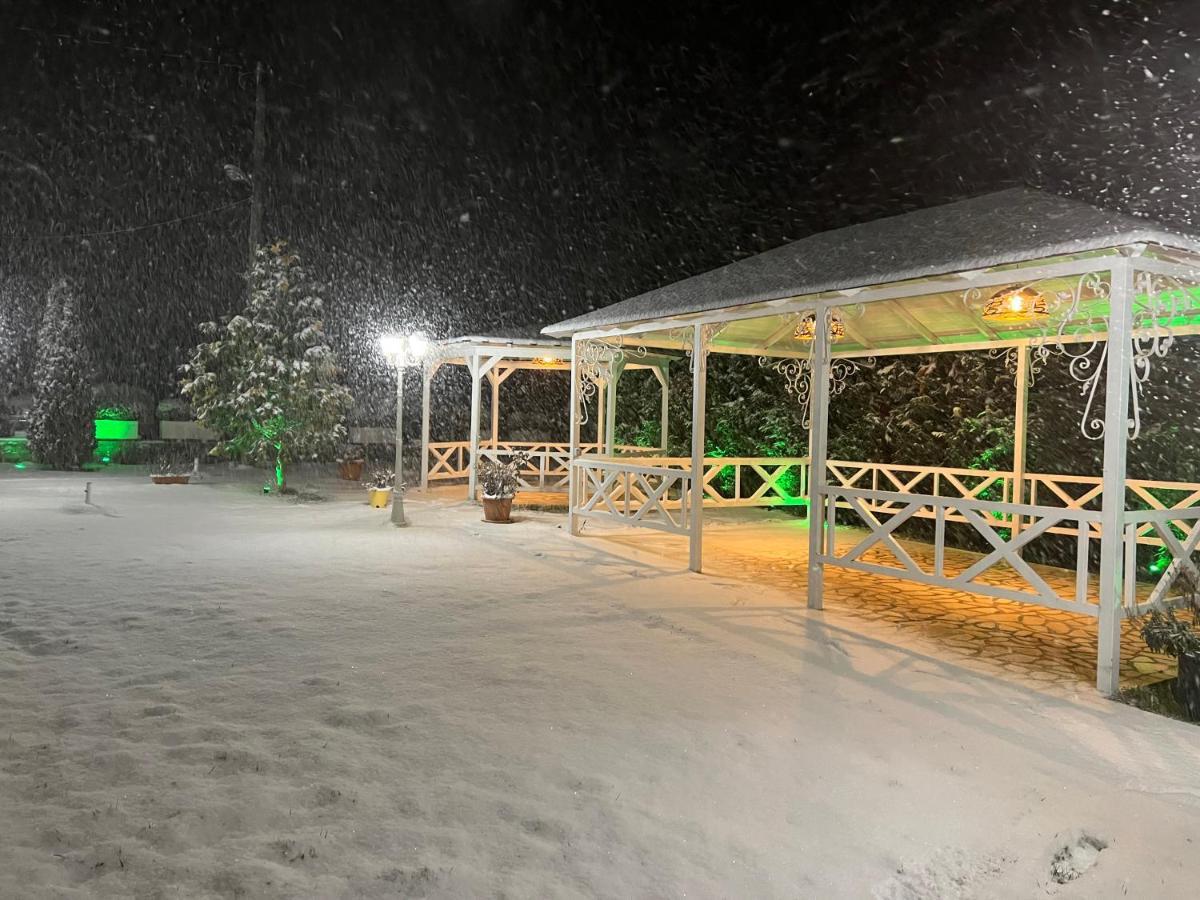 Hotel Taverna Zisi Erseke Exterior foto
